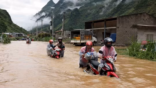 Báo động nguy cơ sạt lở, sụt lún và lũ quét tại các khu vực ở Lai Châu do mưa lớn kéo dài