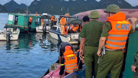 Quảng Ninh: Lật tàu trên biển đặc khu Vân Đồn khiến 1 người tử vong, 1 người mất tích 