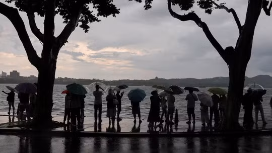 Bão Noul càn quét miền Nam Trung Quốc, hàng trăm nghìn người sơ tán khẩn cấp