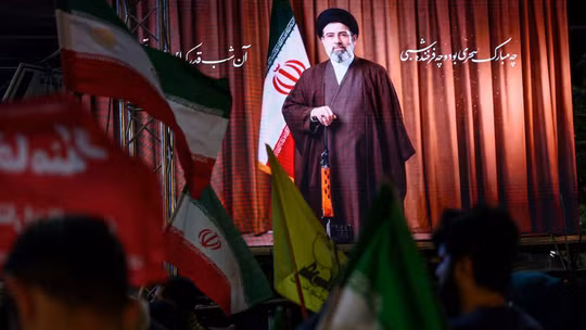Tân Lãnh tụ Tối cao Iran vẫn “biệt tăm” trong tang lễ người cha quá cố, điều gì đang xảy ra? 