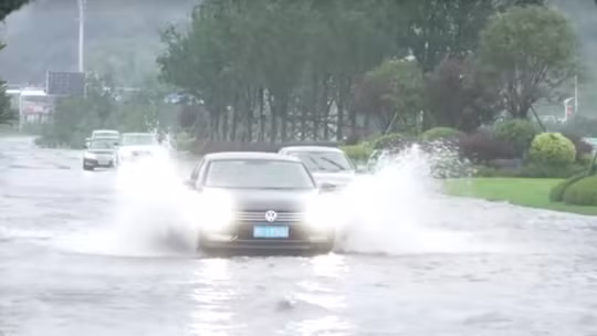 “Quái vật bão” Bavi chính thức đổ bộ miền Đông Trung Quốc, gần 2 triệu người dân được sơ tán