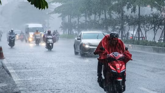 Dự báo thời tiết trưa 9/7: Bắc Bộ và Quảng Ninh mưa dông diện rộng, cục bộ có nơi trên 250mm