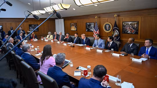 Tổng thống Trump bất ngờ triệu họp Nội các tại Camp David về tình hình Iran và Trung Đông