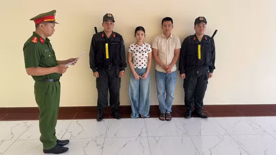 TP HCM: Triệt phá đường dây sản xuất hơn 14.000 áo thun giả thương hiệu, bắt nóng 2 vợ chồng cầm đầu