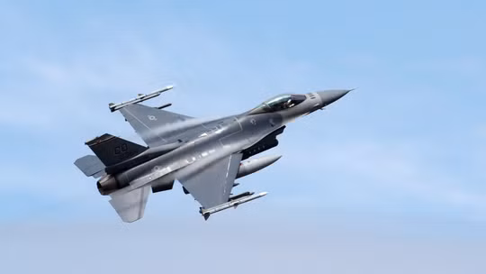 Tiêm kích F-16 Ukraine rơi khi đánh chặn mục tiêu Nga, phi công nhảy dù thoát nạn