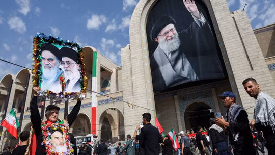 Quốc tang ở Iran: Hàng triệu người đổ về Tehran, lời kêu gọi báo thù vang khắp thủ đô