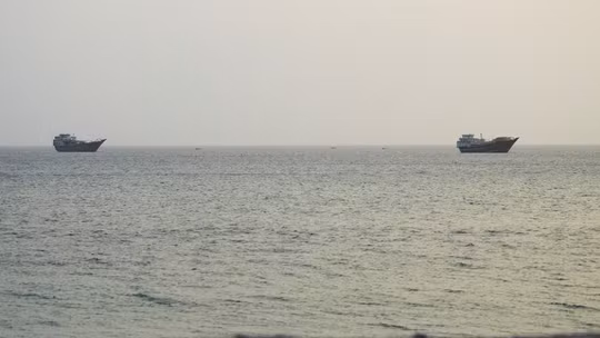 Căng thẳng Mỹ - Iran phủ bóng eo biển Hormuz, hoạt động vận tải hàng hải giảm mạnh