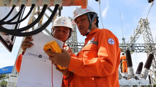 Người dân phản ánh hóa đơn tiền điện tháng 6 tăng đột biến, Bộ Công Thương nói gì?