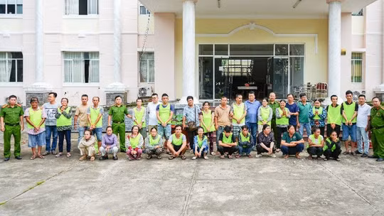 Vụ dàn cảnh cướp dây chuyền tại Khu du lịch Liên Hoa Bảo Tháp: Công an Cần Thơ khởi tố 19 đối tượng
