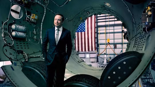ELON MUSK ĐƯA SPACEX THÂM NHẬP VÀO "CỖ MÁY CHIẾN TRANH" CỦA LẦU NĂM GÓC RA SAO?