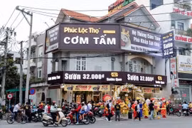 Ai đứng sau chuỗi cơm tấm lớn nhất TP HCM?