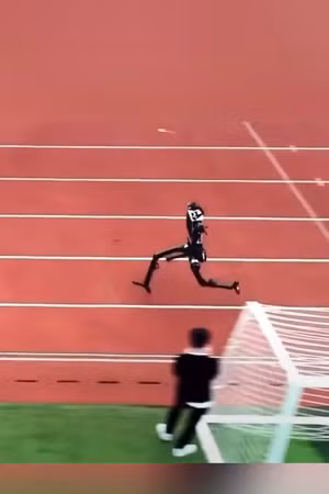 Chạy như VĐV điền kinh, Robot từng đánh người ở Trung Quốc lập kỷ lục