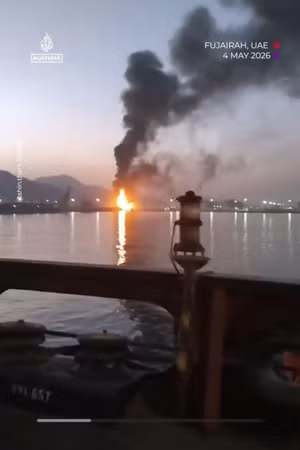 Cơ sở dầu mỏ bốc cháy dữ dội, UAE cáo buộc Iran phóng drone
