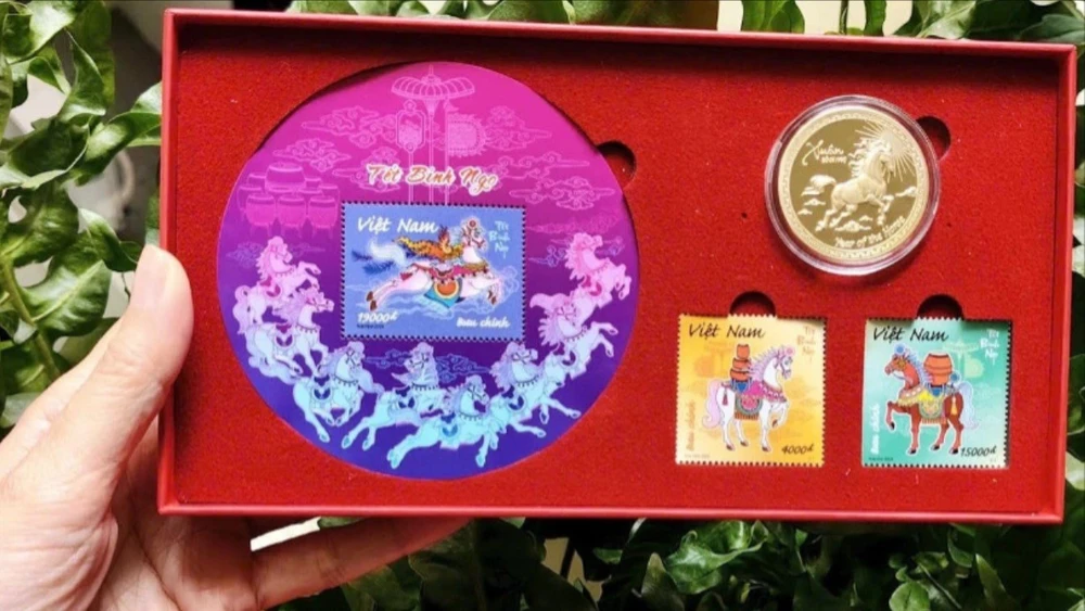 Hình tượng ngựa bước vào tem Tết và đồng xu chào Xuân Bính Ngọ