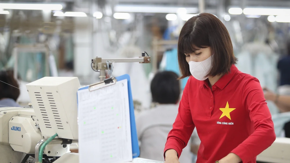 Doanh nghiệp đưa công nghệ thành giá trị thực tiễn thông qua sản phẩm và dịch vụ.