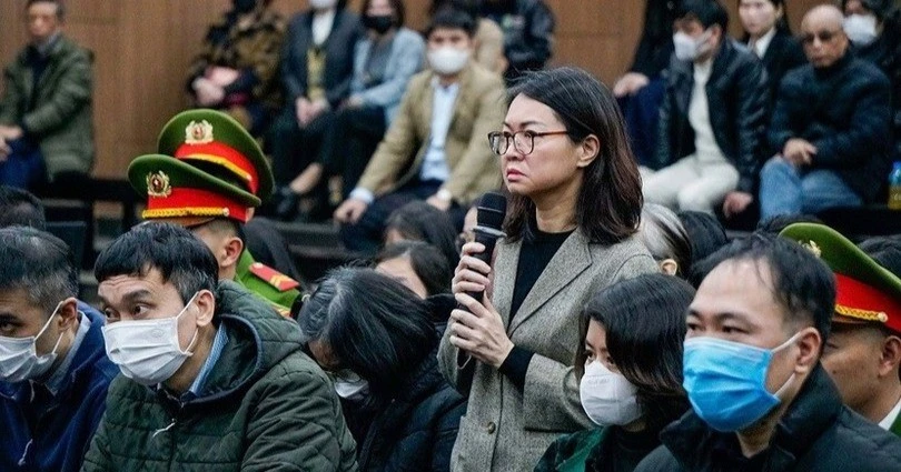 Cựu cục trưởng An toàn thực phẩm bật khóc khi bị tòa tuyên án