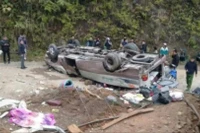 Xe chở đoàn giáo viên đi thiện nguyện bị lật, 8 người tử vong