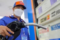 Sẽ dùng Quỹ bình ổn, đề xuất giảm thuế môi trường để kiểm soát giá xăng dầu