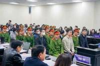 Các bị cáo tại phiên tòa. Ảnh: P.A.