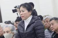 Gửi số tài khoản nhận tiền, cựu giám đốc bệnh viện vẫn khai “không câu nệ quà”