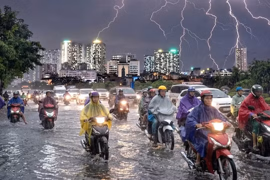 Dự báo thời tiết tối 7/7: Bắc Bộ - Bắc Trung Bộ tiếp tục mưa dông, tiềm ẩn nguy cơ lũ quét và sạt lở