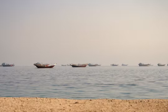 Rộ tin Mỹ - Iran bí mật ngồi vào bàn đàm phán giải cứu "yết hầu" eo biển Hormuz?