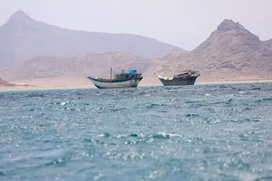 Houthi siết chặt Biển Đỏ, tàu chở dầu Đan Mạch phải vòng qua kênh đào Suez để tránh nguy hiểm