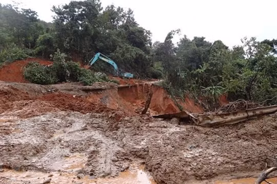 Mưa lũ dồn dập, Quảng Ninh cảnh báo khẩn nguy cơ lũ quét, sạt lở và sụt lún đất nguy hiểm