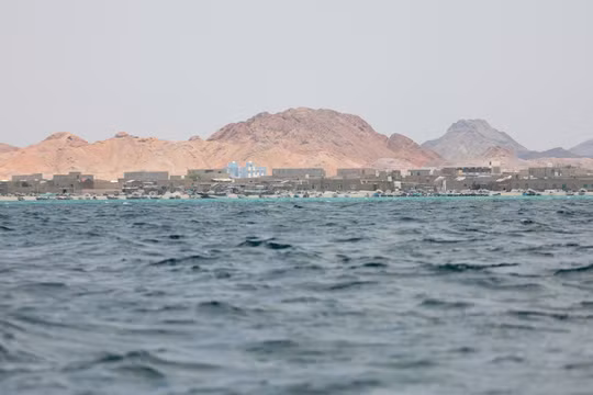 Biển Đỏ thành "điểm nghẽn" năng lượng, Houthi đang đẩy thế giới tới rủi ro mới?