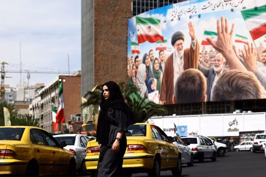 Iran tuyên bố hai nhân viên Đại sứ quán Pháp bị cấm quay trở lại Tehran
