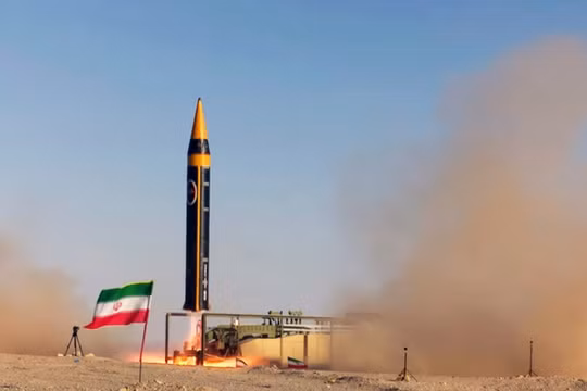 UAE đình chỉ mọi hoạt động thương mại, tài chính với Iran sau vụ tấn công tên lửa