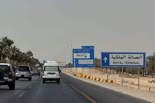 Ả Rập Xê Út khôi phục một phần hoạt động sân bay Riyadh giữa sức ép từ Houthi