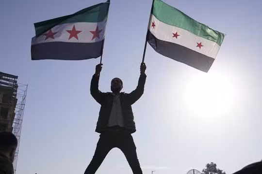 Syria bất ngờ “chiêu mộ” cựu chỉ huy người Kurd vào ghế cố vấn Tổng thống Ahmed al-Sharaa