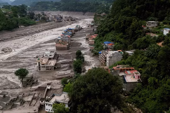 Nepal - Trung Quốc cảnh báo nguy cơ lũ mới, hai hồ nước có thể vỡ bất cứ lúc nào