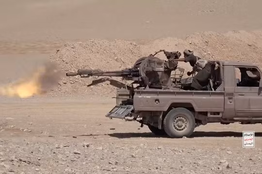 Ả Rập Xê Út không kích Yemen, lực lượng Houthi nã tên lửa và UAV đáp trả khốc liệt