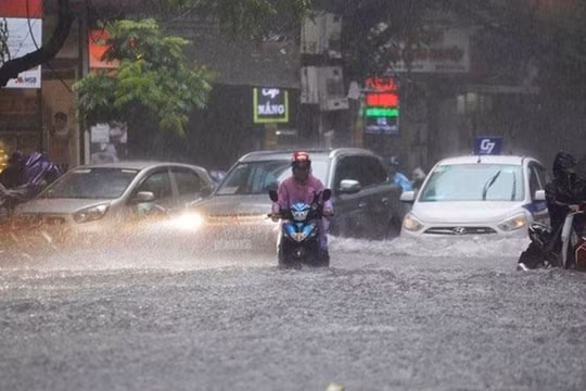 Trung Bộ, Nam Bộ mưa lớn có nơi trên 100mm, đề phòng nguy cơ lốc sét, gió giật mạnh