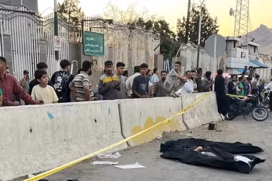 Xe bồn chở dầu phát nổ kinh hoàng ở miền Tây Iran, 10 người thiệt mạng, 6 người trọng thương