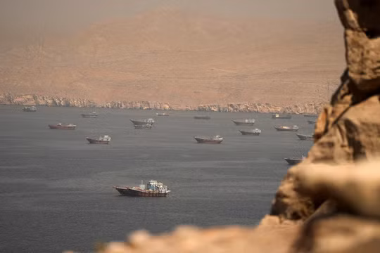Eo biển Hormuz “nghẹt thở” trở lại, xuất khẩu dầu vùng Vịnh đối mặt cú sốc mới