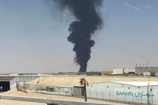 Ả Rập Xê Út chao đảo vì loạt đòn tấn công của Houthi, hoạt động hàng không tê liệt