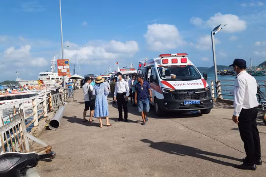 Vụ lật ca nô ở Phú Quốc: BGĐ Công an tỉnh An Giang chỉ đạo khẩn, huy động tối đa lực lượng cứu nạn