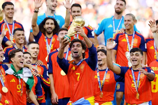 Torres từ "siêu dự bị" thành người hùng giúp Tây Ban Nha bước lên ngai vàng World Cup