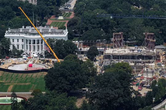 Ông Trump yêu cầu Tòa án Tối cao “bật đèn xanh” cho dự án phòng khiêu vũ tại Nhà Trắng