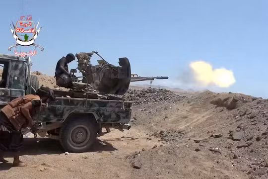 Houthi trút hỏa lực tấn công sân bay Riyadh, 3 người Saudi Arabia thiệt mạng
