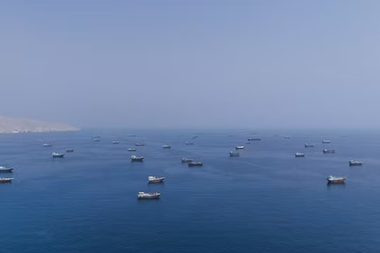 Hormuz sôi động trở lại: 17 triệu thùng dầu đi qua eo biển chiến lược chỉ trong 1 ngày