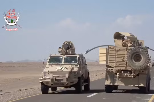 Houthi nã “mưa hỏa lực” tấn công loạt sân bay Ả Rập Xê Út, ít nhất 3 người thiệt mạng