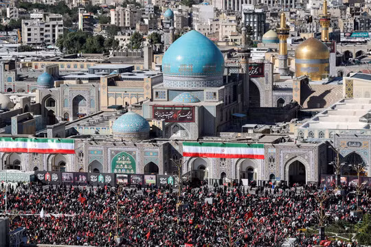 Iran cử hành an táng cố Lãnh tụ Tối cao Ali Khamenei, người kế nhiệm Mojtaba vẫn “bặt vô âm tín”