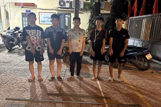 Nhóm “quái xế” hỗn chiến kinh hoàng sau màn “nháy đèn”, “nhìn đểu”, Công an Hà Nội vào cuộc điều tra
