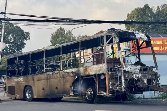 Khởi tố vụ án, khởi tố bị can đối với tài xế vụ cháy xe khách khiến 7 người tử vong ở Đồng Nai