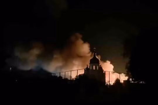 Kiev rung chuyển trong loạt vụ nổ lớn, còi báo động vang khắp thủ đô sau đòn tên lửa của Nga