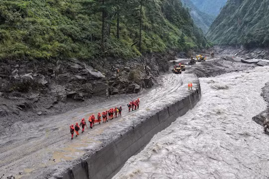 Gia đình 9 người Hàn Quốc mất tích ở Nepal cầu cứu, thúc giục triển khai trực thăng tìm kiếm